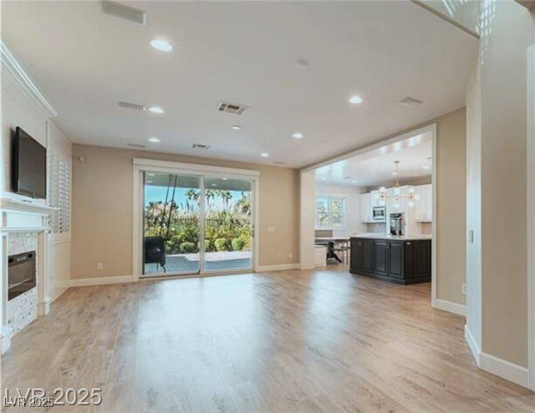 Henderson, NV 89011,927 Via Canale DR