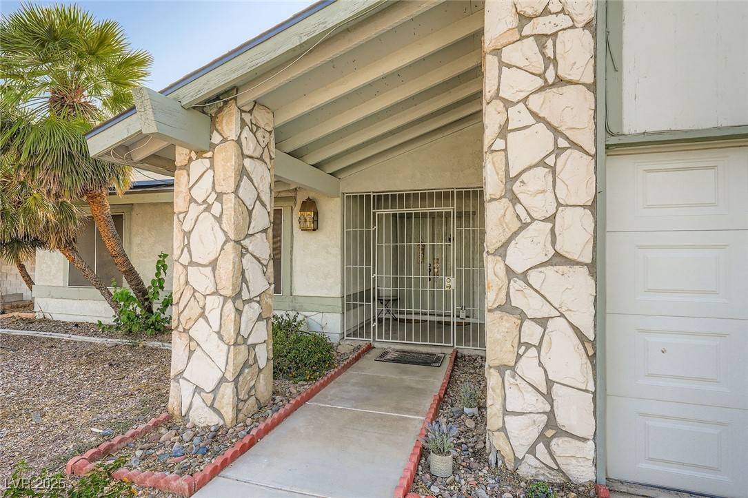 Las Vegas, NV 89107,416 Lindy DR