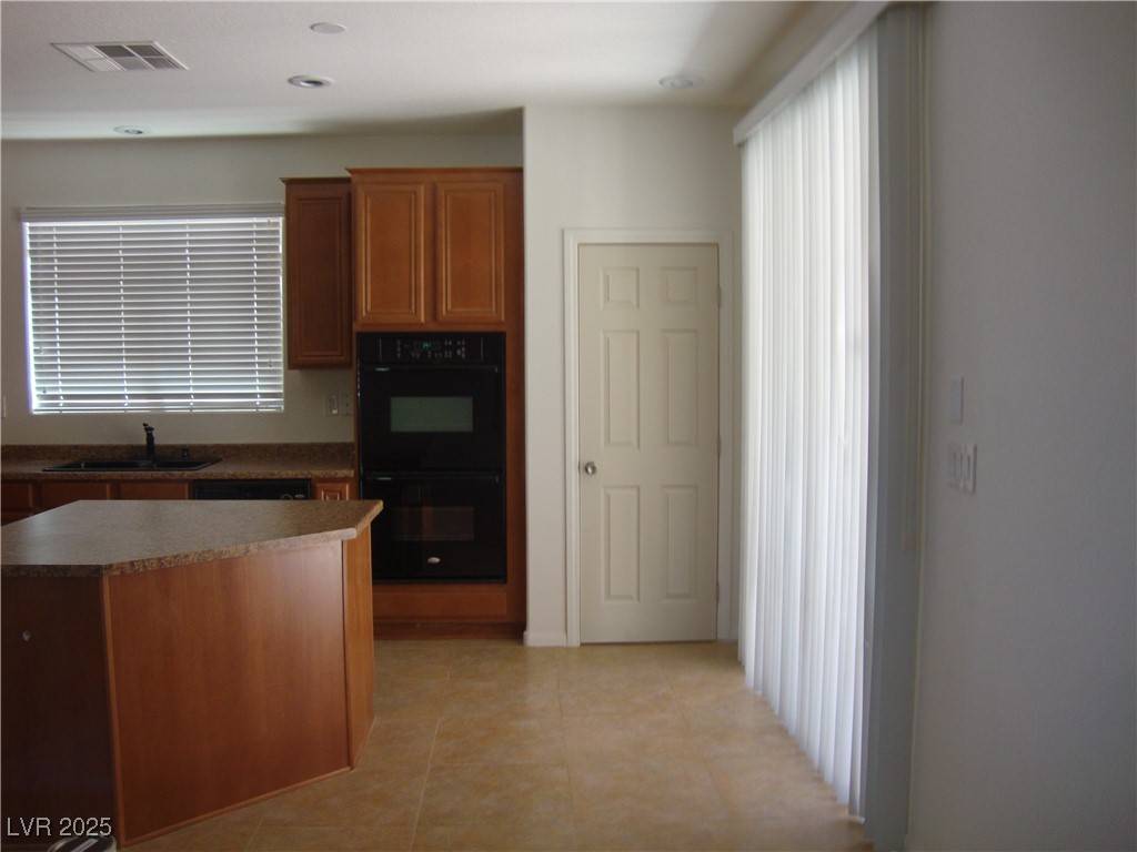 Las Vegas, NV 89148,6529 BROAD OAKS CT #0
