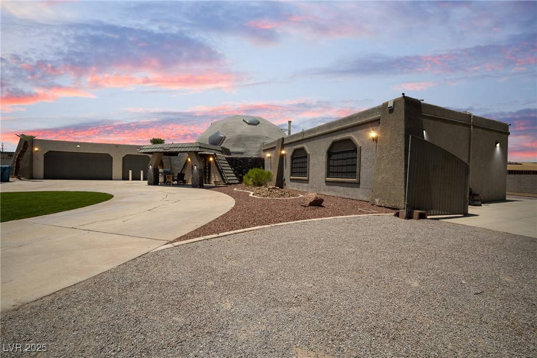 7215 Ullom DR, Las Vegas, NV 89118