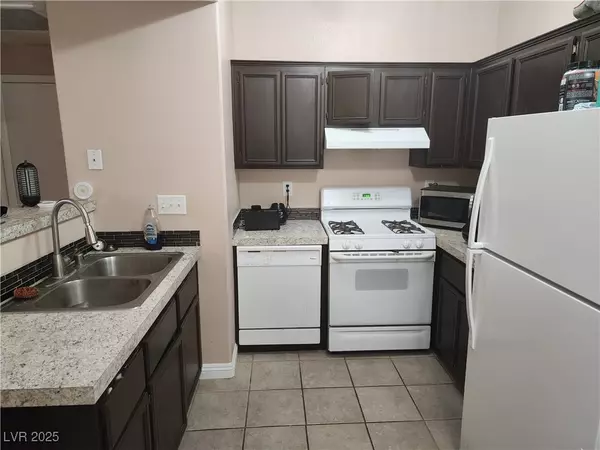 Las Vegas, NV 89156,2110 Los Feliz ST #1096