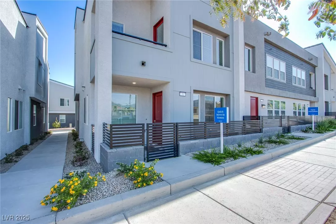 Henderson, NV 89015,31 Newport Edge PL