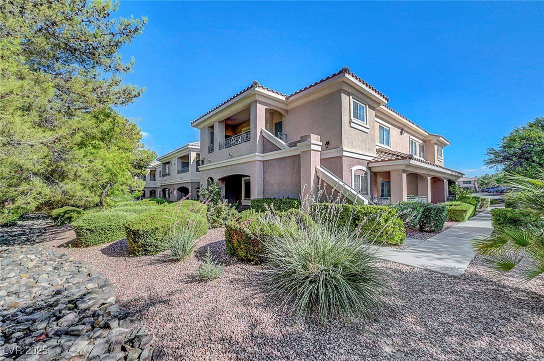 Las Vegas, NV 89144,10552 Pine Pointe AVE #205