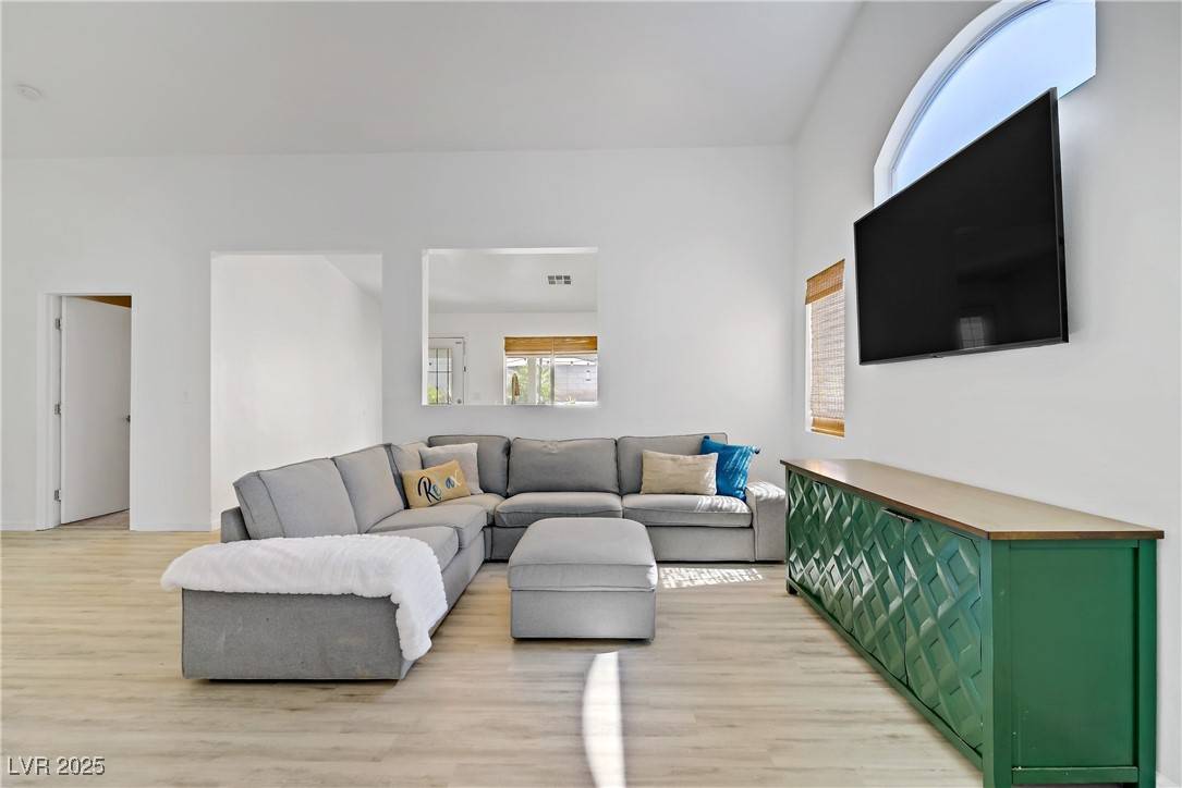 North Las Vegas, NV 89032,925 Mandolin WAY