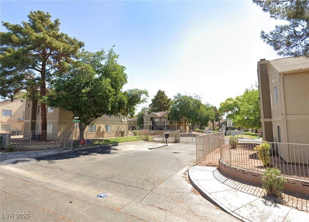 Las Vegas, NV 89121,2698 Alicialynn WAY