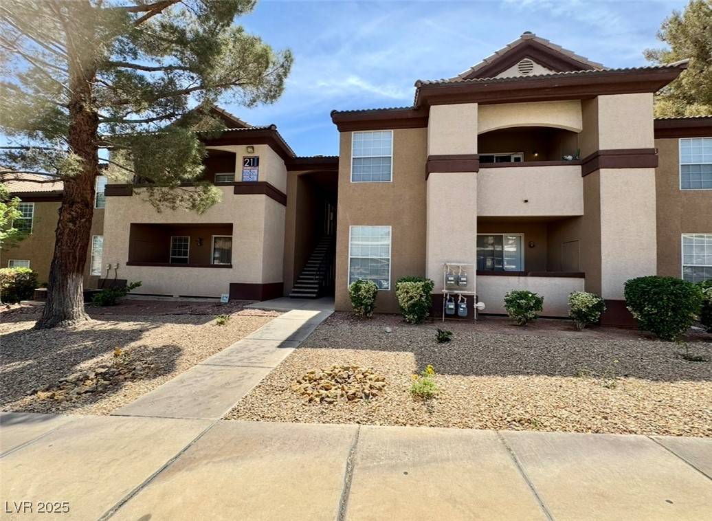 Henderson, NV 89012,231 W Horizon Ridge Pkwy #2117