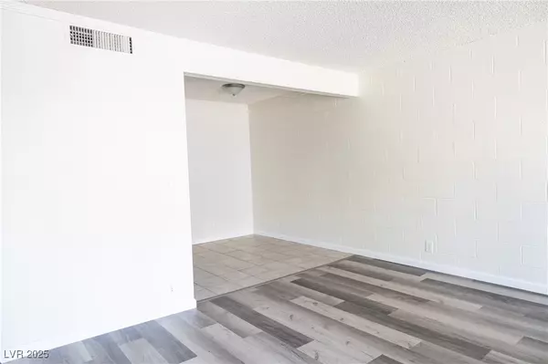 Las Vegas, NV 89169,605 S Royal Crest CIR #8