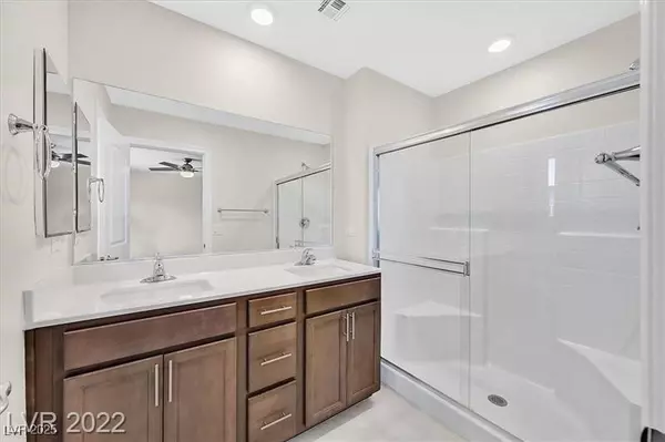 Henderson, NV 89012,372 Rosefinch ST