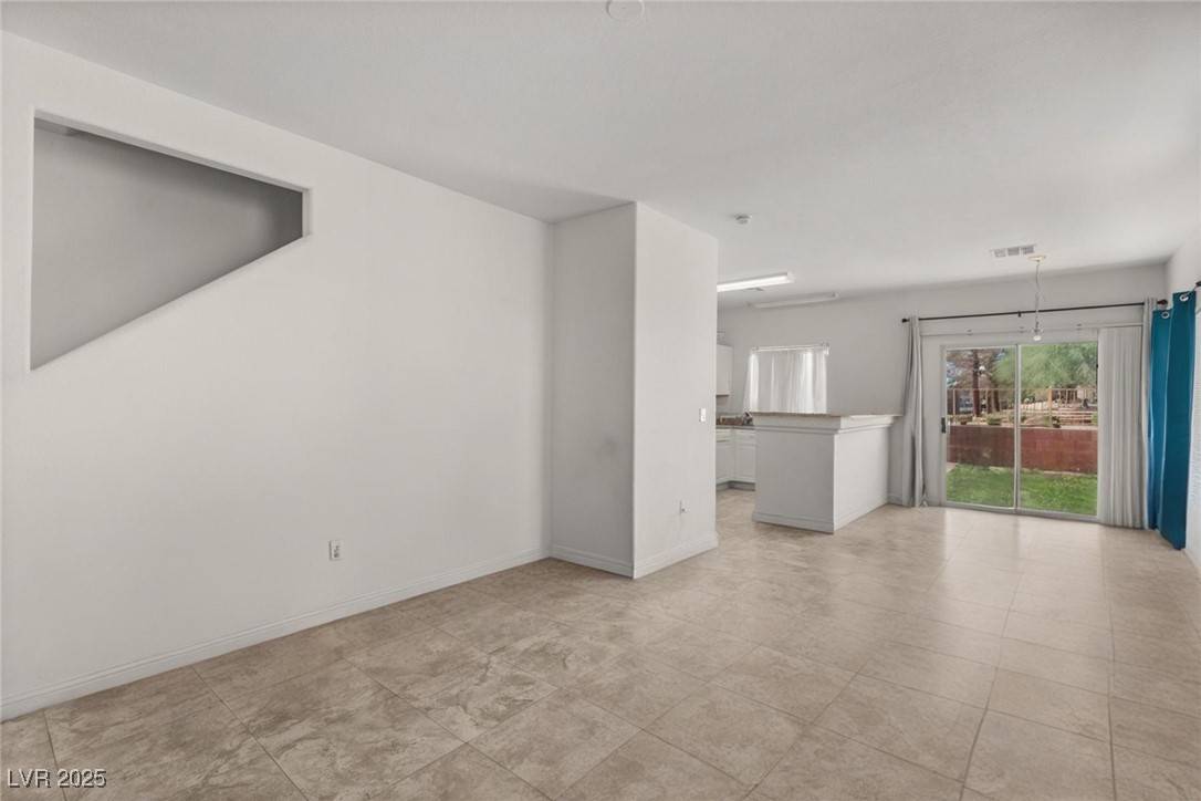 Las Vegas, NV 89178,8843 Tomnitz AVE #102