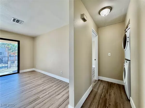 Las Vegas, NV 89103,4805 Nara Vista WAY #203