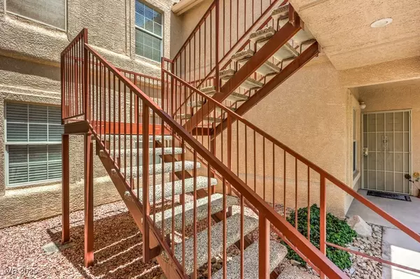 Henderson, NV 89015,520 Arrowhead TRL #522