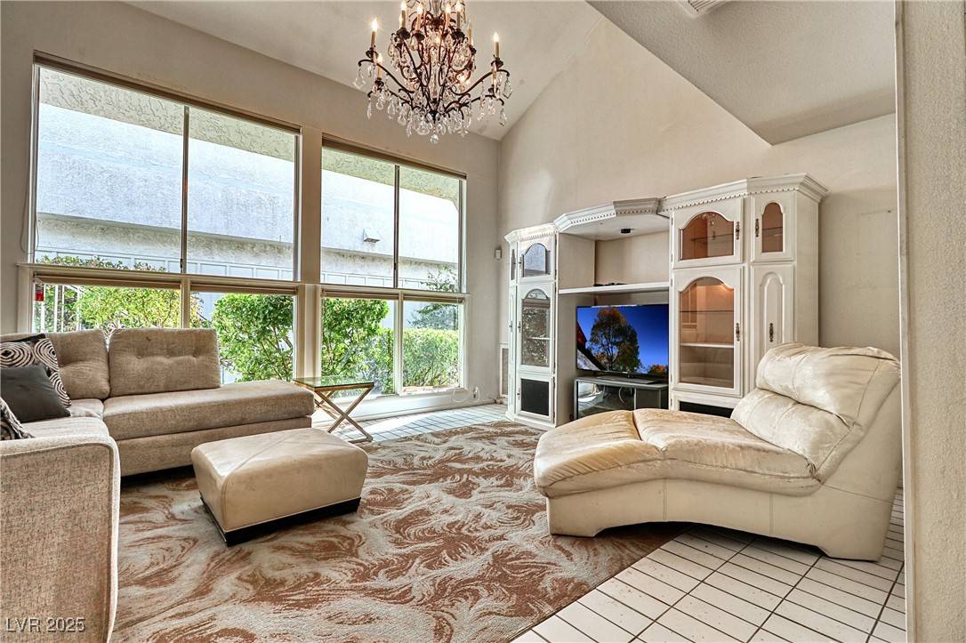 Las Vegas, NV 89109,940 Vegas Valley DR