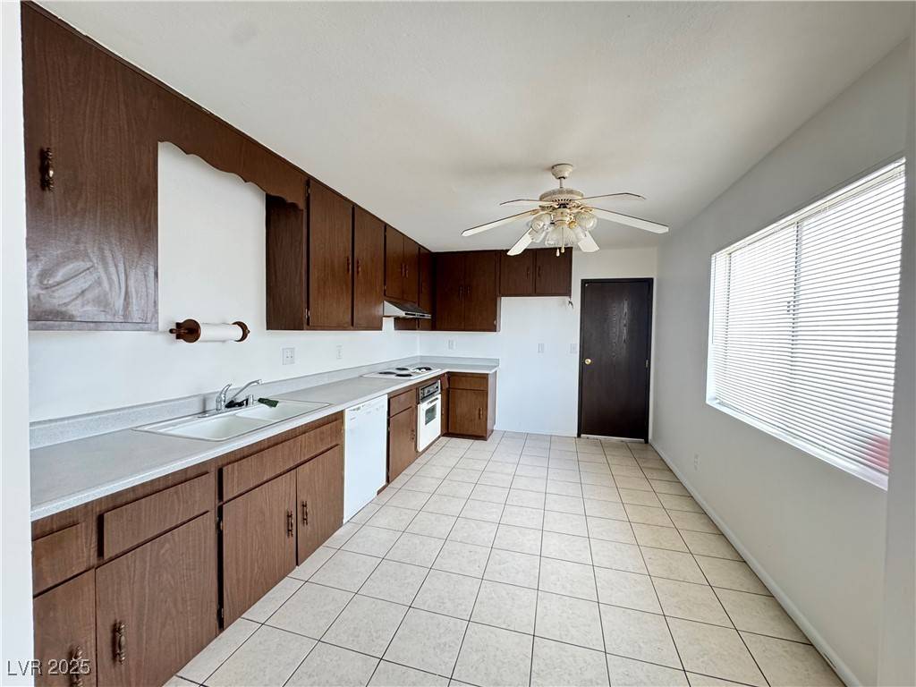 Las Vegas, NV 89115,4303 Paramount ST