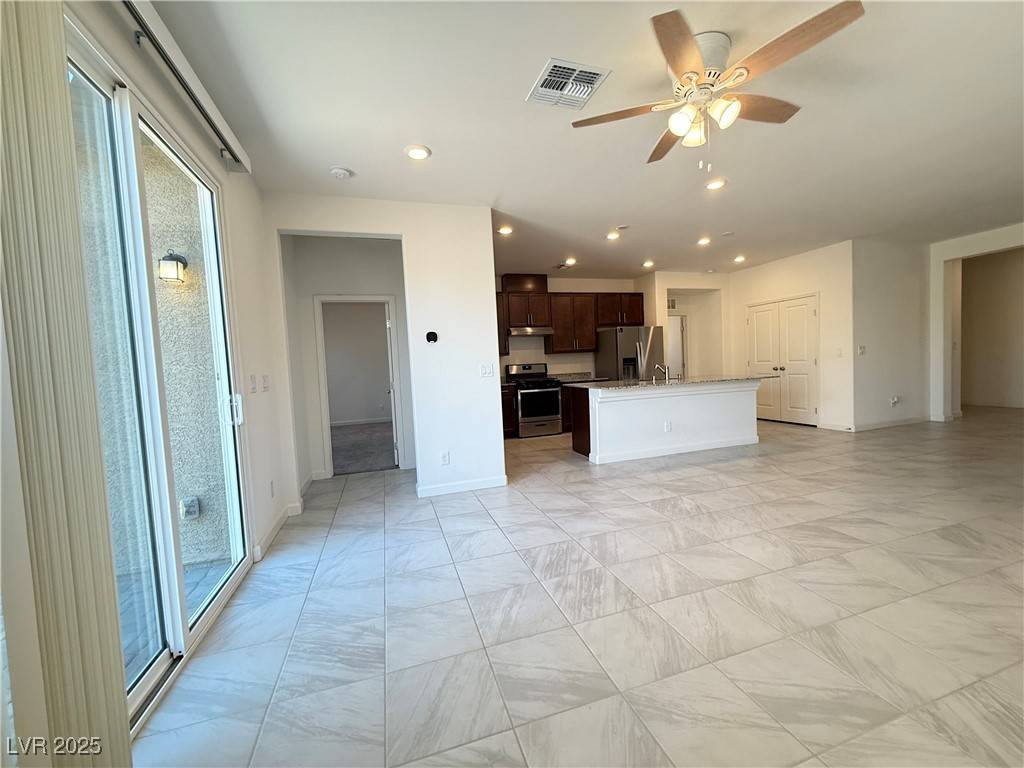 Las Vegas, NV 89113,8765 Crestwood Hills ST
