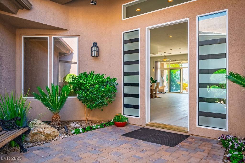 Las Vegas, NV 89144,9233 Canyon Mesa DR