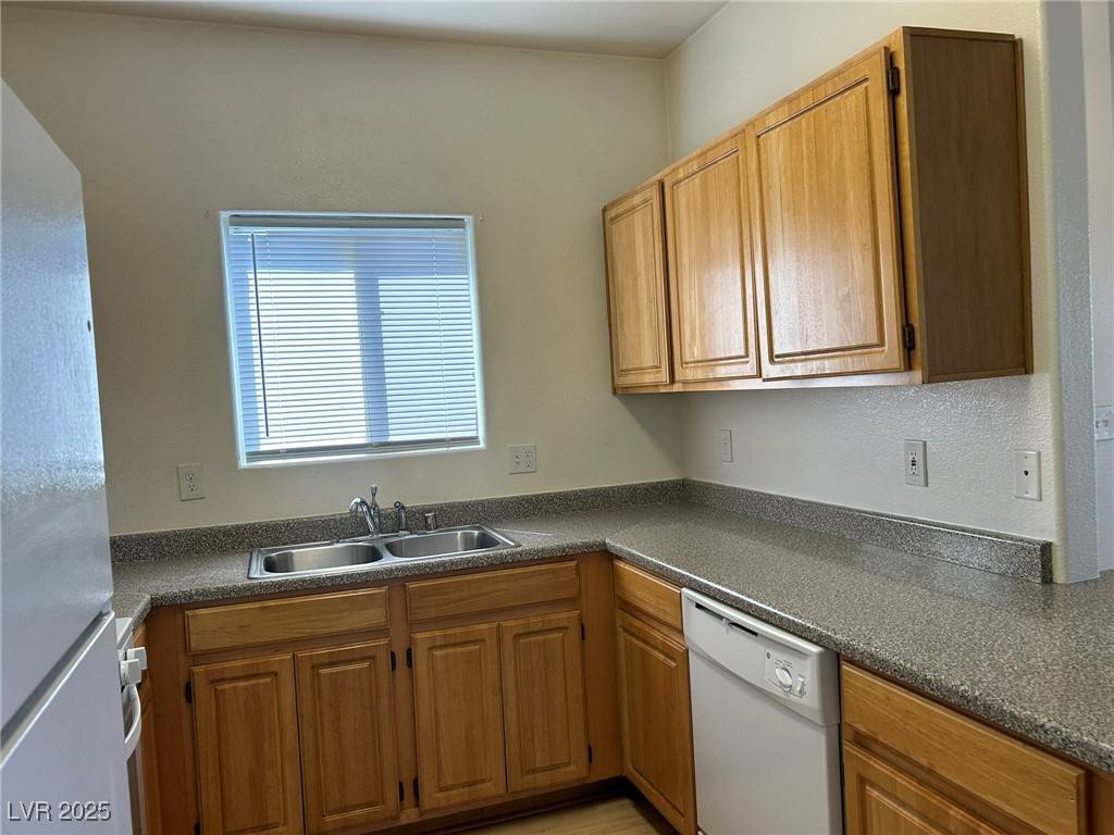 Las Vegas, NV 89142,5650 E Sahara AVE #2007