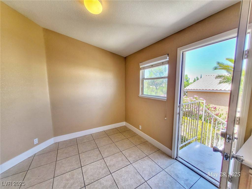 Las Vegas, NV 89128,8056 Celestial AVE #201