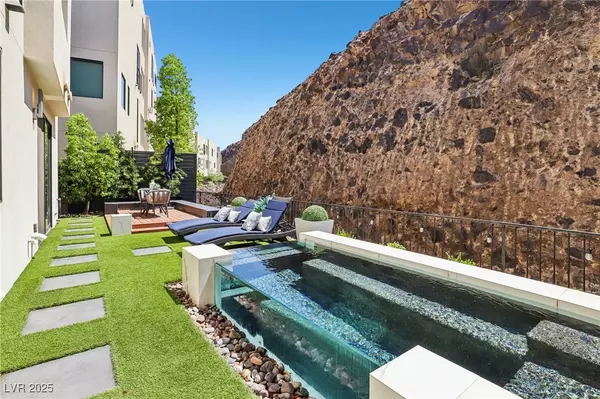 Henderson, NV 89012,426 Tranquil Peak CT