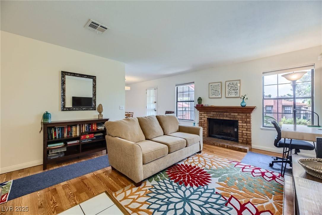 Las Vegas, NV 89103,5576 W Rochelle AVE #27C