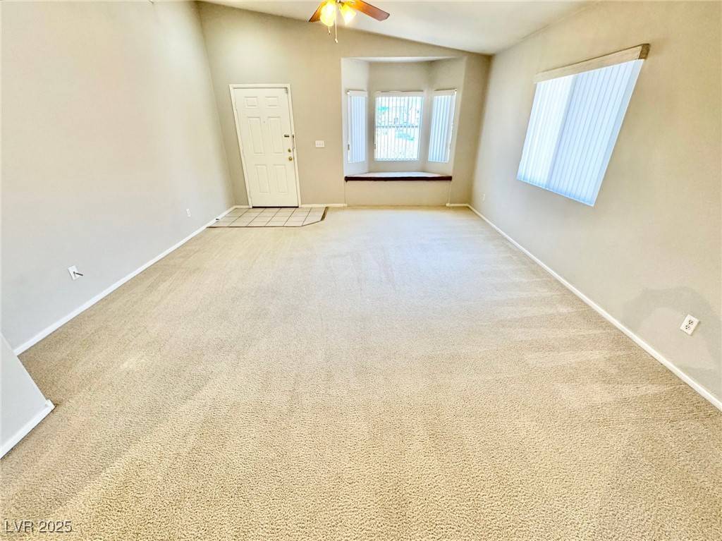 Las Vegas, NV 89108,5323 Estornino AVE