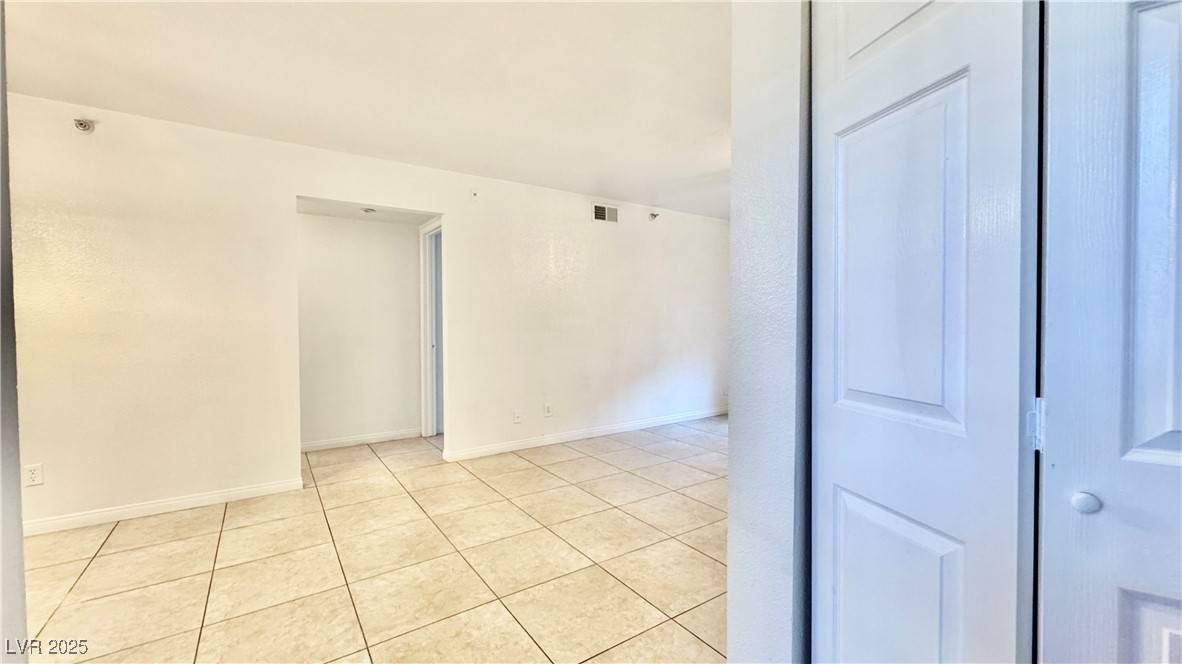 Las Vegas, NV 89117,2750 S Durango DR #2100