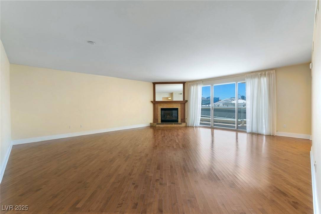 2857 Paradise RD #802, Las Vegas, NV 89109