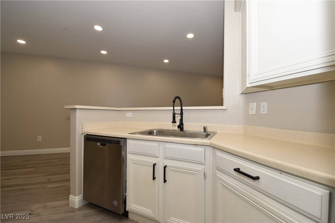 Las Vegas, NV 89113,7155 S Durango DR #207