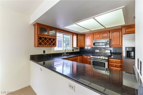 Las Vegas, NV 89128,8217 Maplestar RD