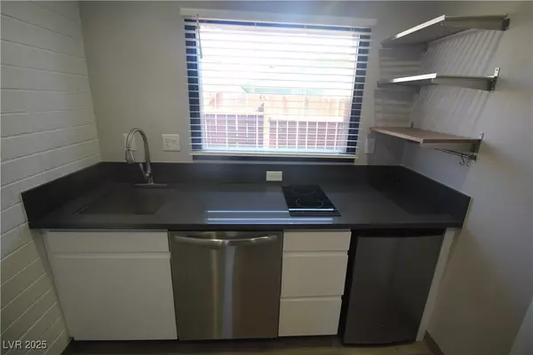 Las Vegas, NV 89101,218 S 11th ST #5