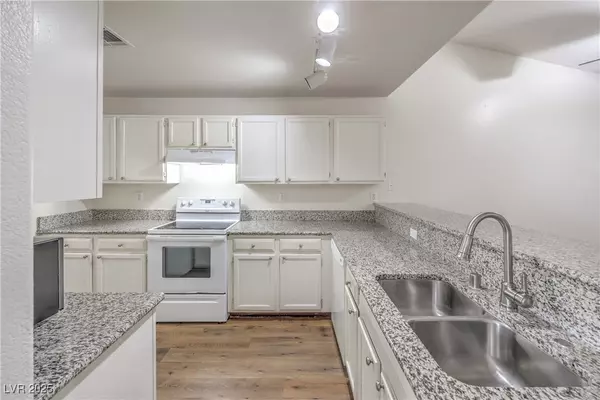 Las Vegas, NV 89129,3660 Renovah ST #202