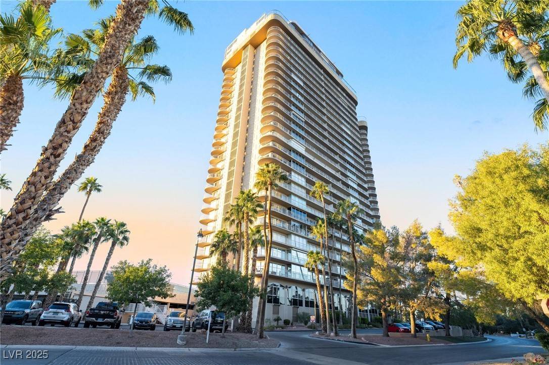 3111 Bel Air DR #12E, Las Vegas, NV 89109