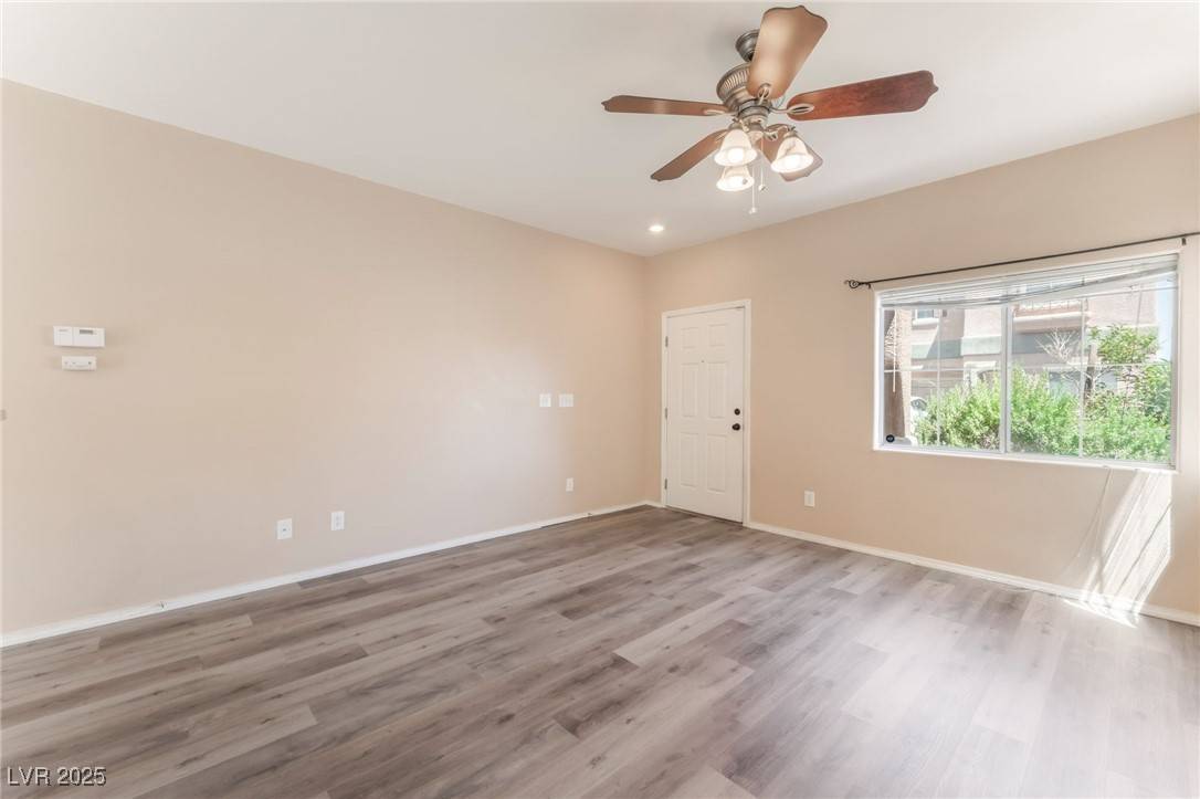 Las Vegas, NV 89129,10633 Camel Rock CT