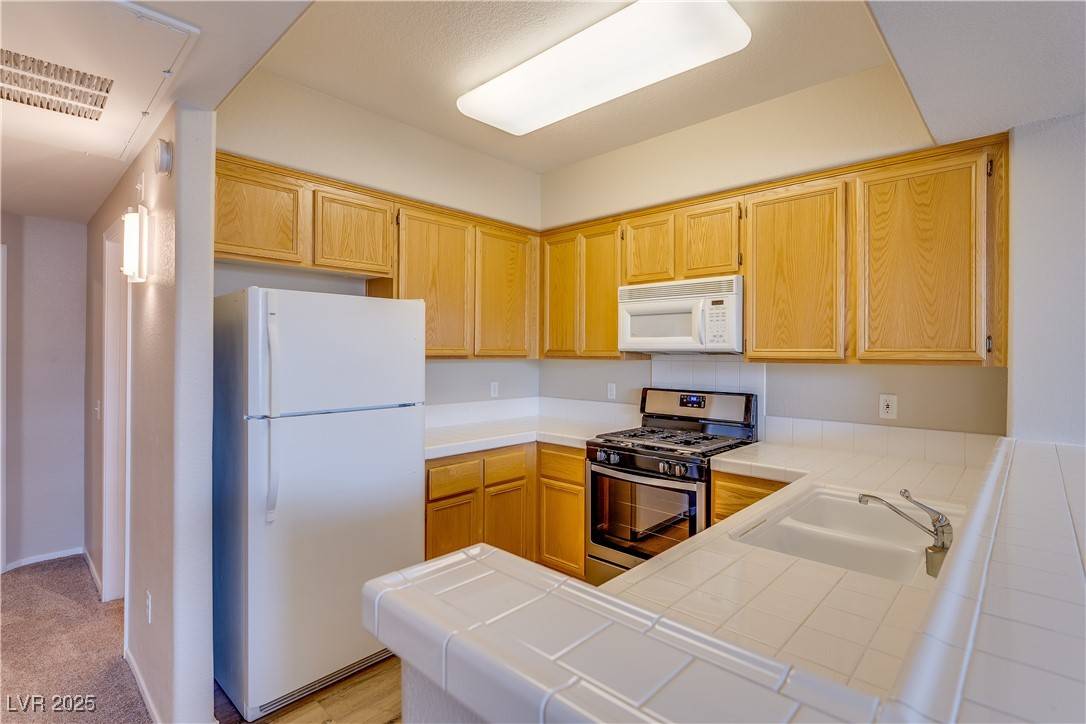 Las Vegas, NV 89134,9901 Trailwood DR #2102