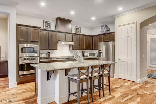 Henderson, NV 89011,7 Contrada Fiore DR