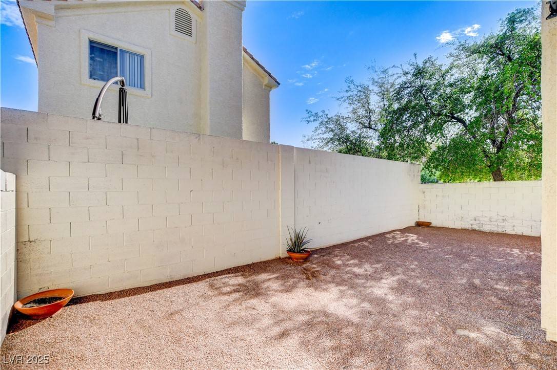 Las Vegas, NV 89134,9409 Hershey LN