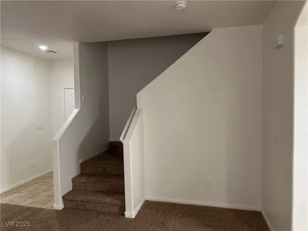 Las Vegas, NV 89156,1613 White Skies CT