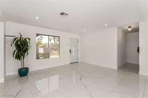 Las Vegas, NV 89103,3826 Edmond ST