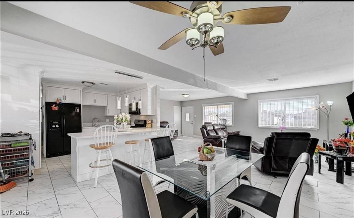 Las Vegas, NV 89107,824 Salem DR