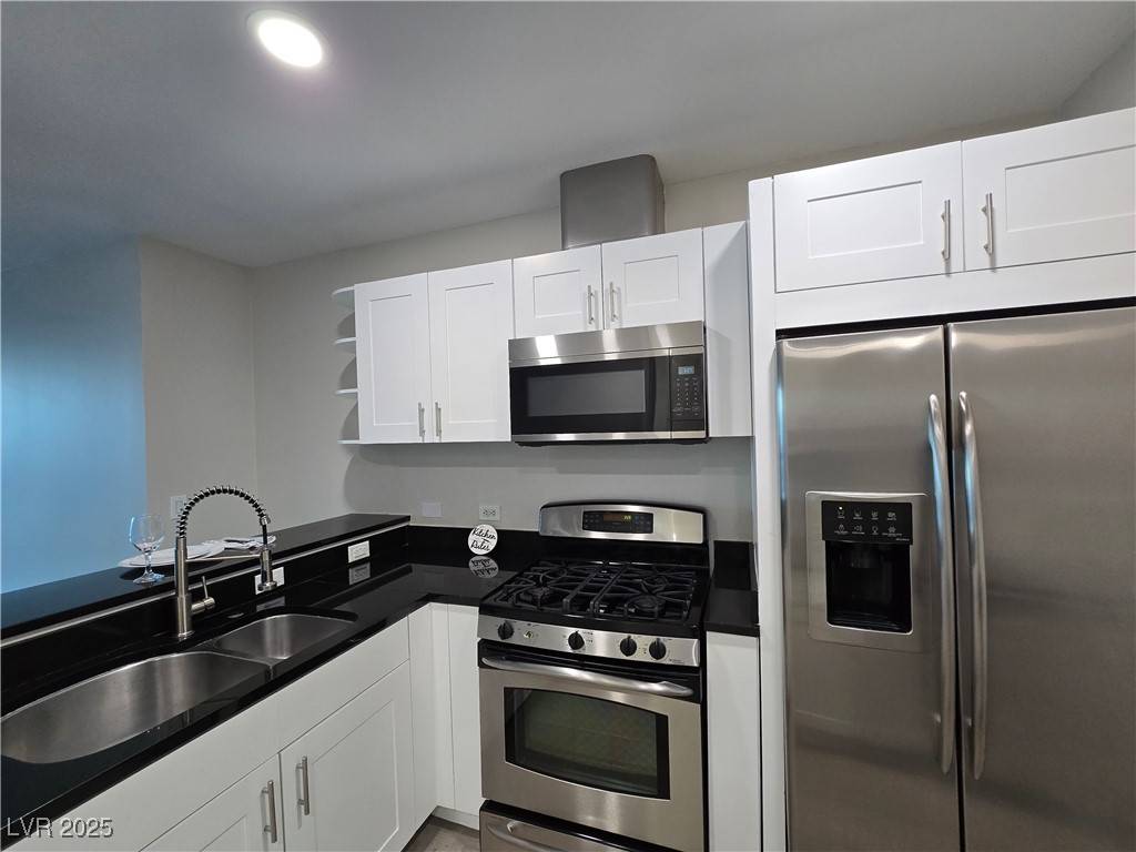 Las Vegas, NV 89103,4525 Dean Martin DR #503