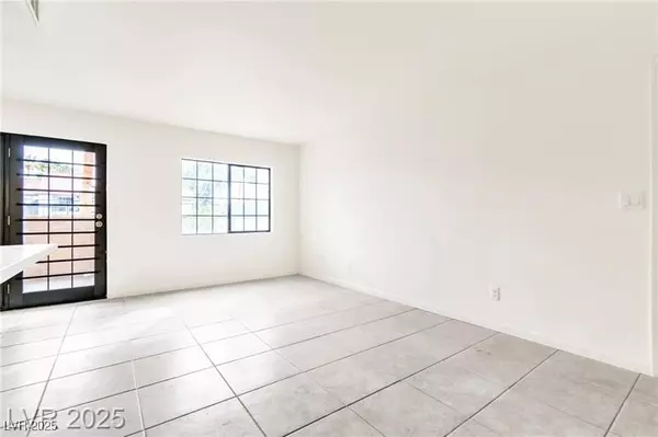 Las Vegas, NV 89103,4131 Gannet CIR #389