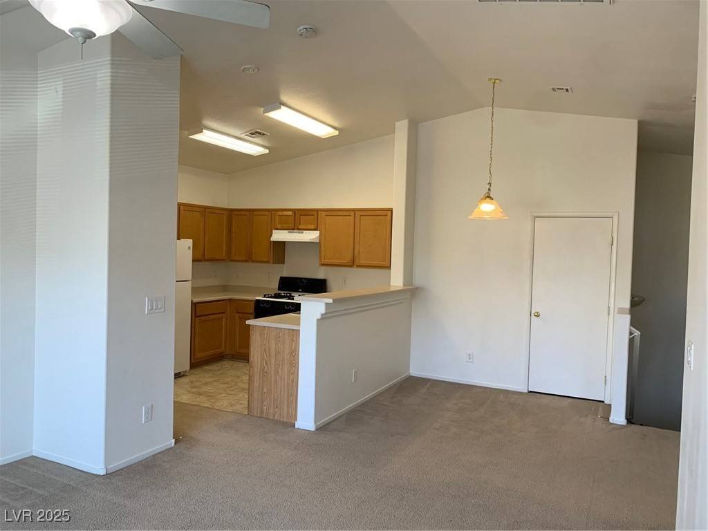 Las Vegas, NV 89122,6546 OZZIE HARRIET AVE #101