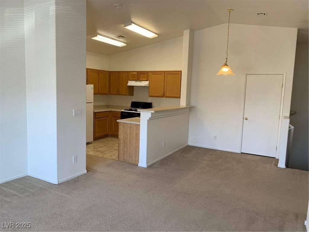 Las Vegas, NV 89122,6546 OZZIE HARRIET AVE #101