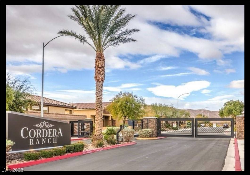 1860 Moonbow Falls ST, Henderson, NV 89044