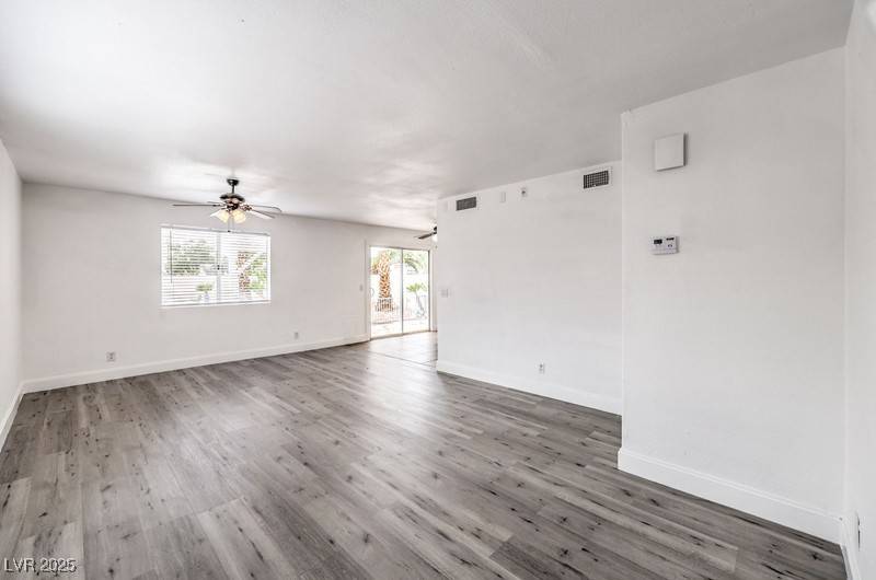 Las Vegas, NV 89128,8132 Hydra LN