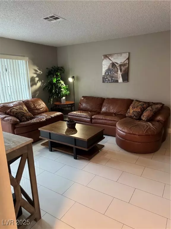 Las Vegas, NV 89108,2137 Petersham CT #D