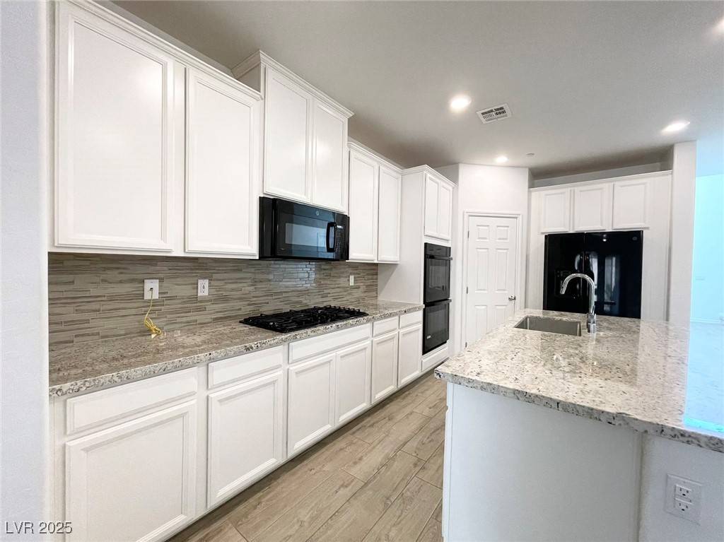 Henderson, NV 89052,917 Bayberry Ridge ST