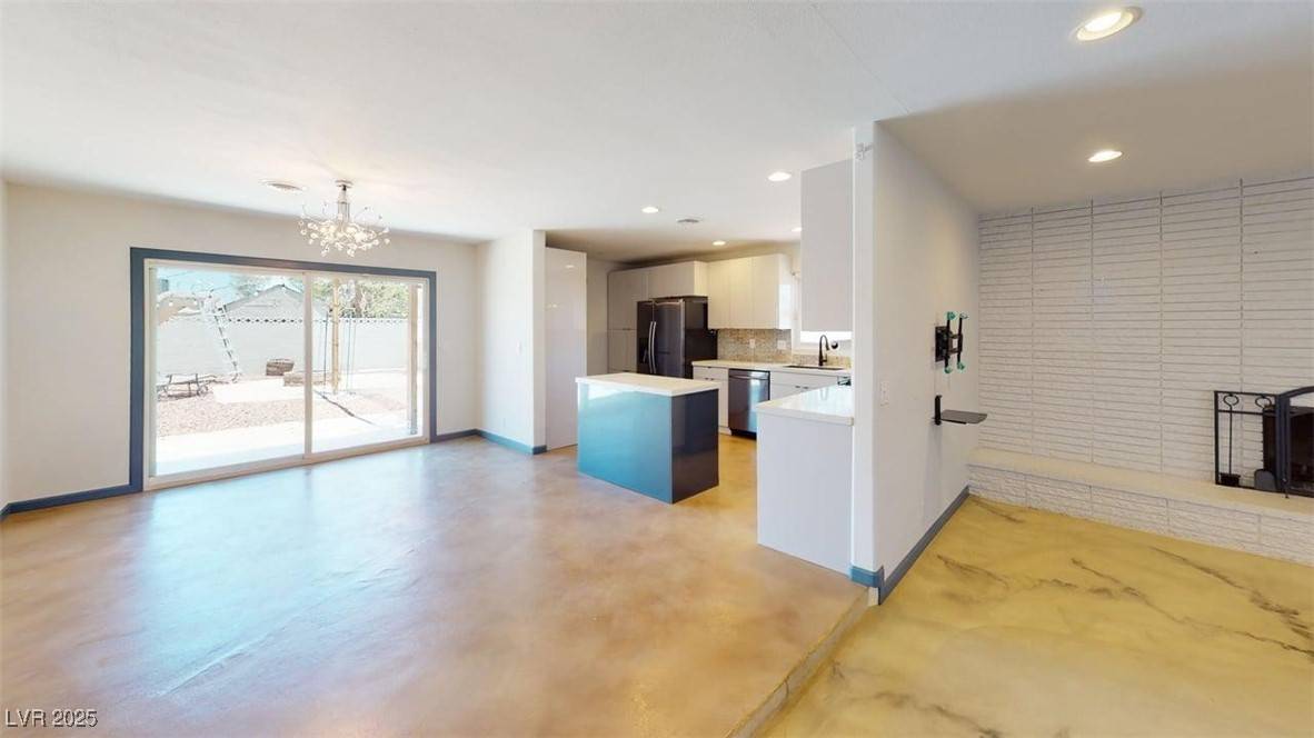 Las Vegas, NV 89169,1518 Golden Arrow DR