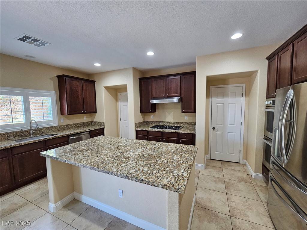 Henderson, NV 89052,892 White Sparrow ST