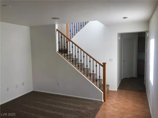 Las Vegas, NV 89129,10427 Zane Grey CT