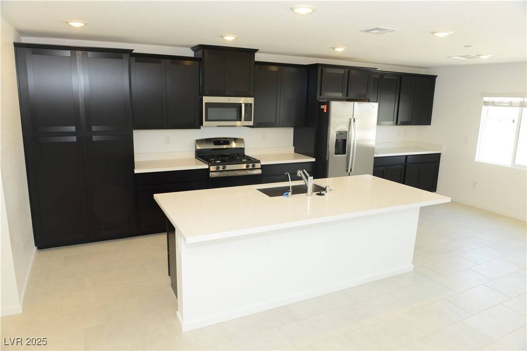 Las Vegas, NV 89143,9534 Ezra Falls AVE